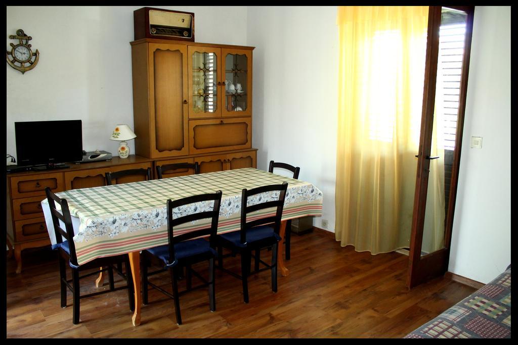 Apartments Boljat スペタル 部屋 写真